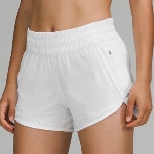 Lululemon white Tracker low rise running shorts 4” Sz 4